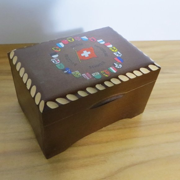 JEC Vintage Swiss Jewelry Music Trinket Box Plays Yellow Bird Hand Crafted - Picture 1 of 5